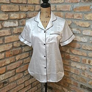 NWT SWOMOG white satiny top size Small